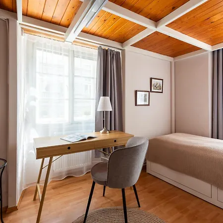 Riverside 2br Next To The National Theatre By Easybnb Premium Apartman Prága