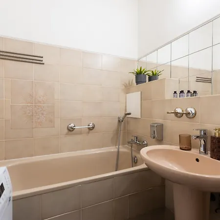 Riverside 2br Next To The National Theatre By Easybnb Premium Apartman