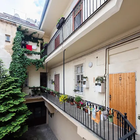 Riverside 2br Next To The National Theatre By Easybnb Premium